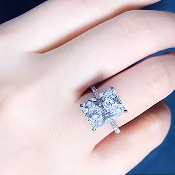 GRA Certified 5 Carat Ethical Moissanite Diamond Ring. 925 Silver. New. - Picture 9 of 10